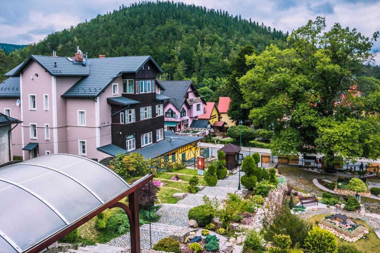 Hotel Rezydencja 카르파츠 외부 사진